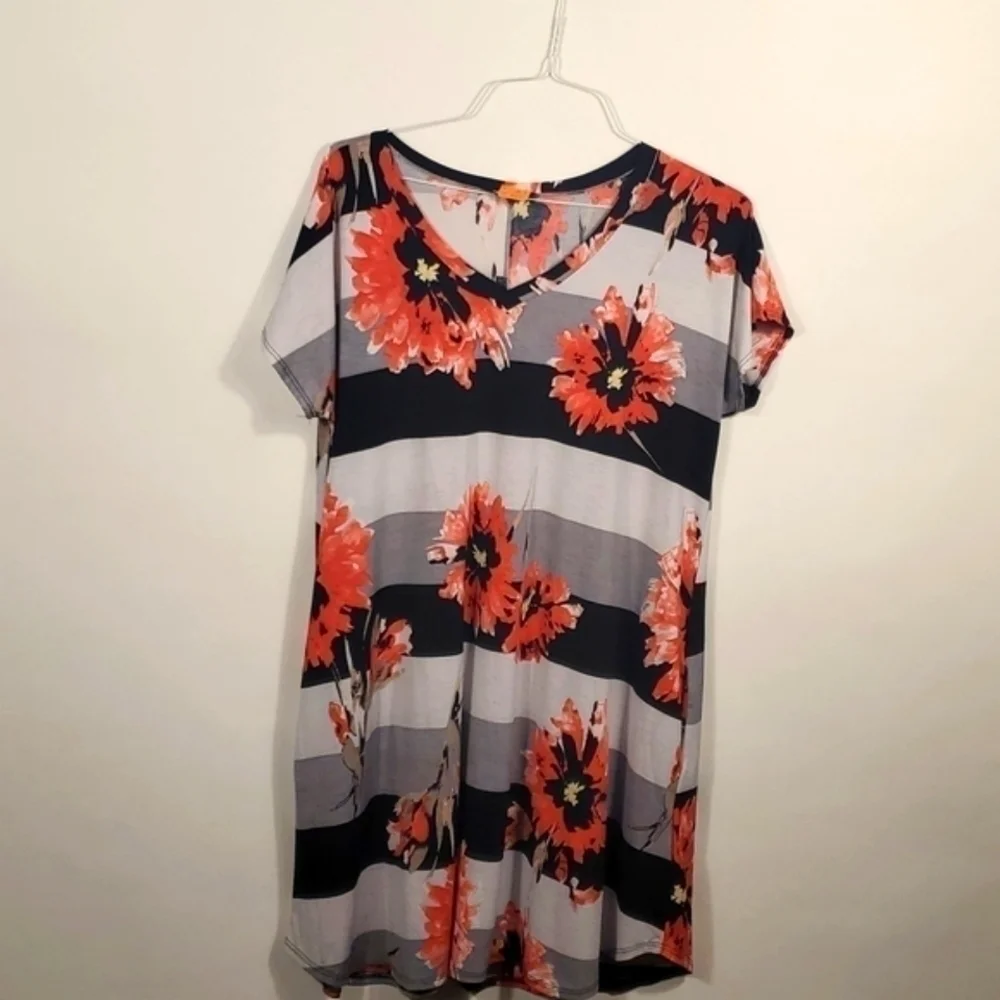 Like New Size L Floral Summer Dress |  Red Midi Sundress Flowy